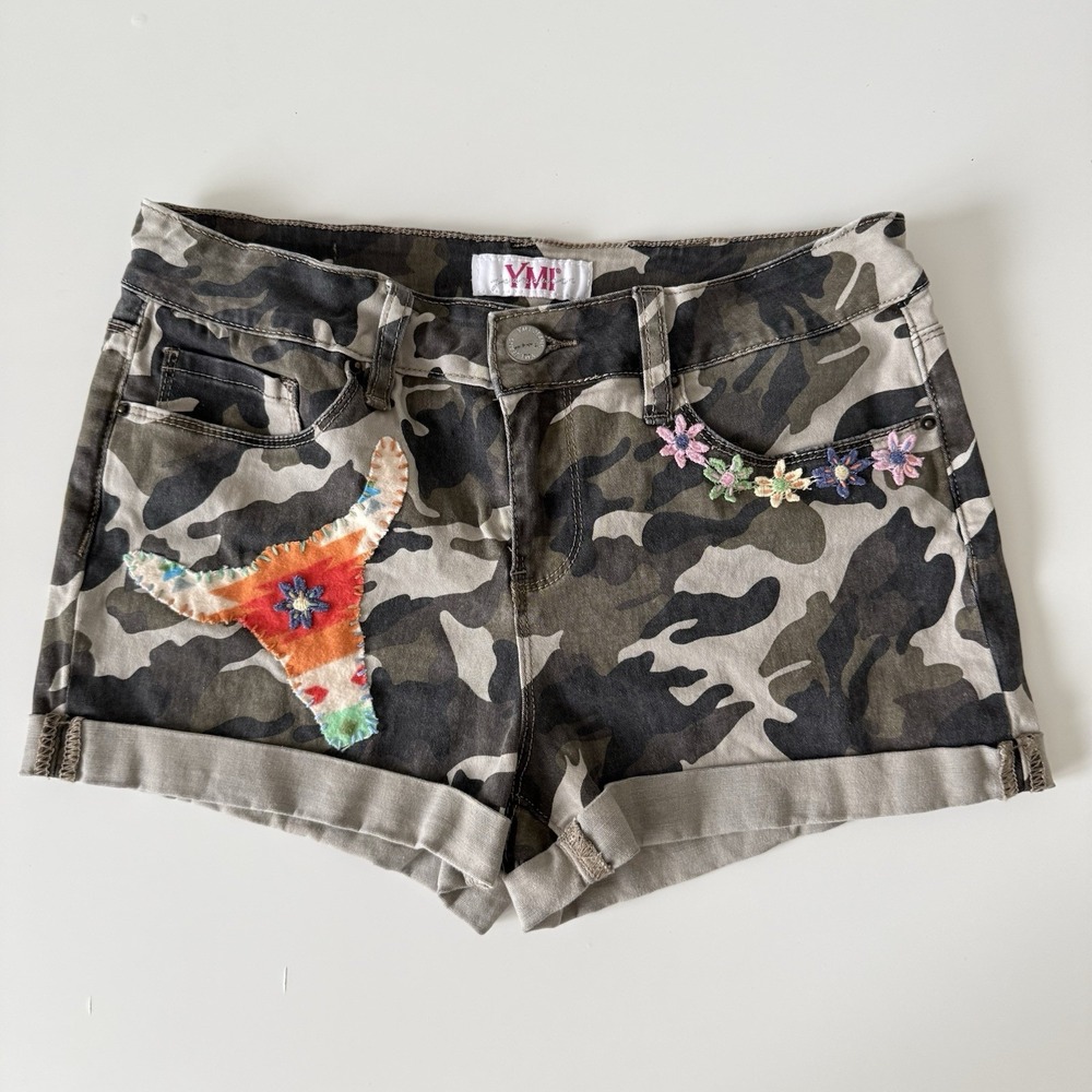 YMI Camo Cuffed Shorts Junior Size 5 Western Country Boho Y2K Festival Retro
